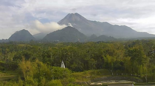 Gunung Merapi (Tangkapan layar CCTV Pemda DIY)
