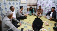 Kapolda DIY melayat ke rumah duka Rheza mahasiswa Amikom di Sleman. Dok. Istimewa